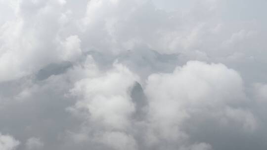 山峰云海航拍大景