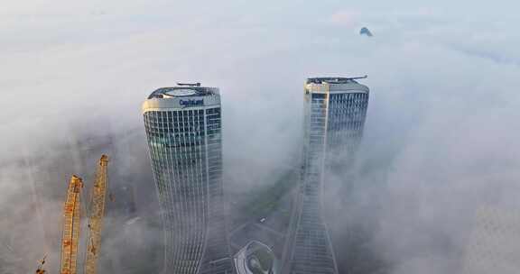 无人机航拍杭州钱江新城平流雾
