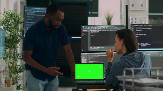 在笔记本电脑上使用Greenscreen的不同应用程序开发人员