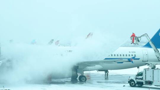 飞机除雪 机场雪视频素材模板下载