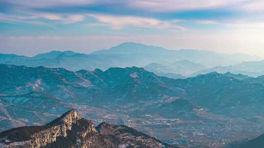 济南南部山区遥望泰山航拍延时