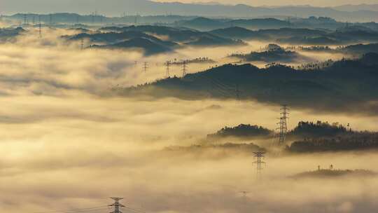 4K- 云山雾海中的高压电塔-国家电网-新能源