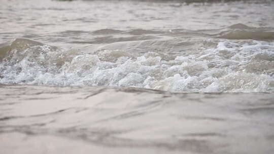 河流 流水 水面 奔流 江河 波涛 波浪翻滚