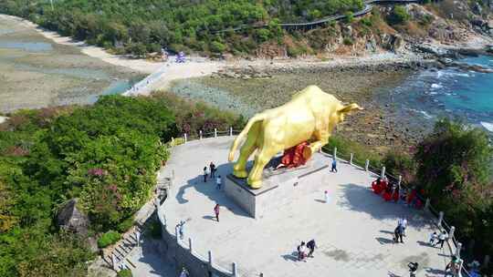 海南三亚西岛蓝天白云下的牛王岭岛屿风景视频素材模板下载