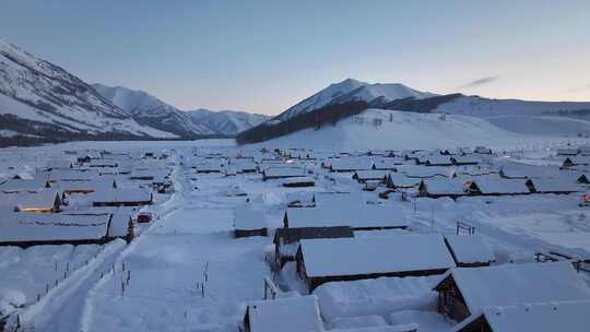 禾木冬天晨曦 村庄 禾木雪景新疆冬季旅游