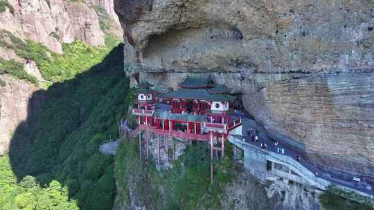 航拍福建漳州平和灵通岩悬空寺青云寺