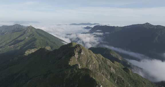 信宜茶山镇公婆石，十二灶顶云海航拍