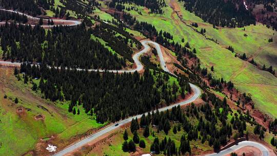 4K拉乌山盘山公路航拍汽车行驶