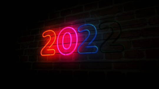 在砖墙上的2022霓虹灯
