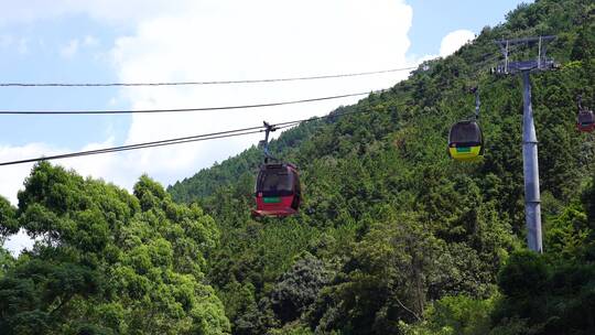 景区缆车索道观光缆车特写山上风景旅游景点