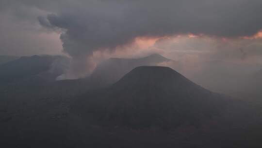印尼爪哇岛布罗莫火山村庄航拍自然风光视频素材模板下载