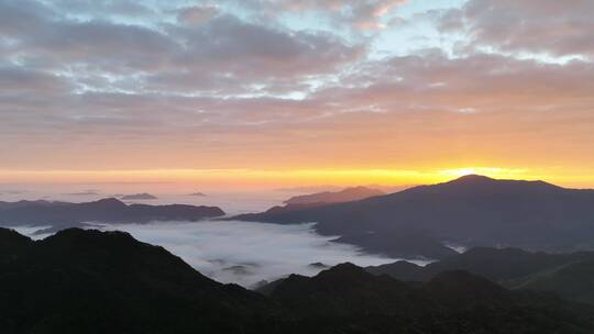 高山云海日出落天际线红霞黎明黄昏航拍延时,日落