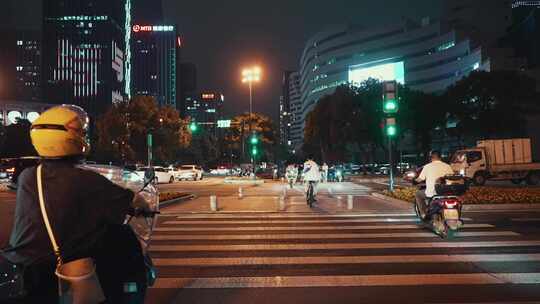 台州马路街景夜景