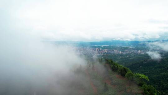 重庆南川云汽弥漫景色