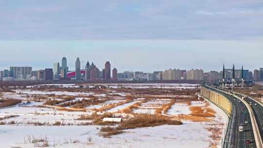 中国黑龙江哈尔滨阳明滩大桥雪景航拍