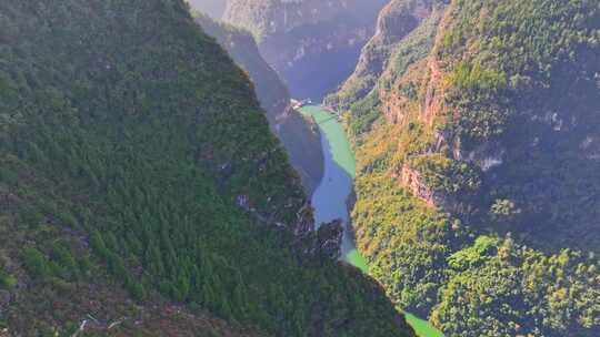 航拍三峡红叶