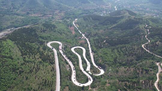 航拍山东青州仰天山九龙盘夏季山路风光