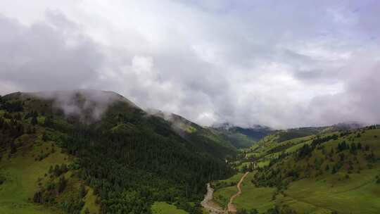 山间云雾缭绕自然风光素材