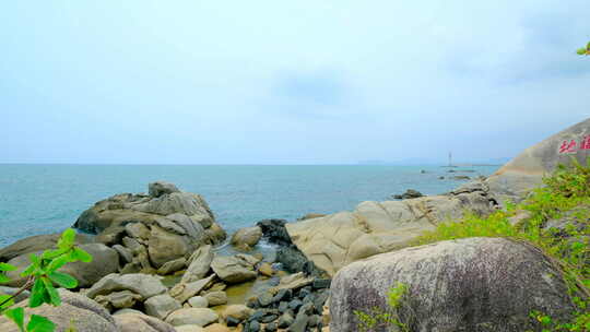 风平浪静大海礁石海边海浪海景海滨公园