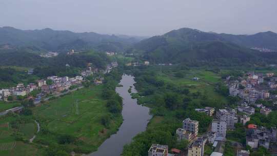 乡村河流山丘航拍全景