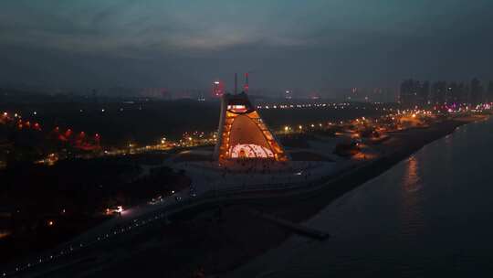 航拍蓝调时刻烟台时光塔夜景风光全景