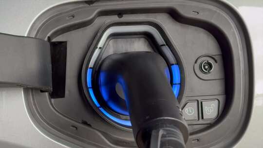 新能源电动汽车充电口视频素材模板下载