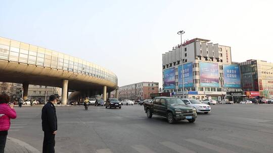 大连城市忙碌早高峰车流街道