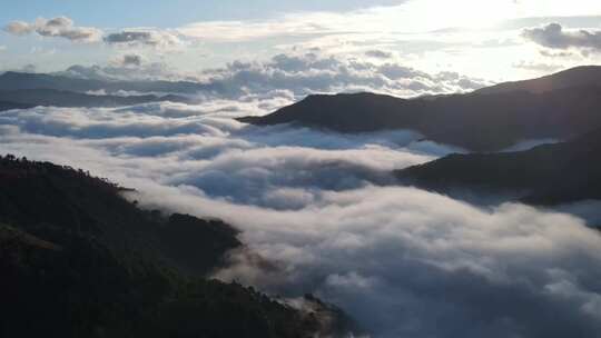 云南大理无量山日出云海航拍多角度含延时