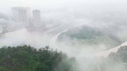 大雾中的城市航拍（重庆北碚）