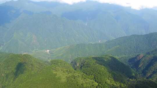 航拍武夷山黄岗山最高峰峡谷草甸森林云海