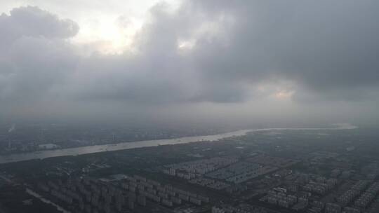 上海黄浦江暴风雨来临4K天气
