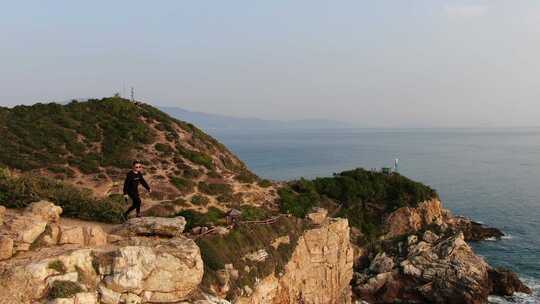 鹿嘴山庄无人机航拍海岸线礁石海边悬崖峭壁