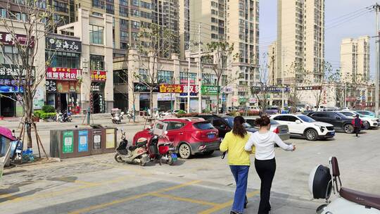 疫情解封街道街头商店步行街马路交通