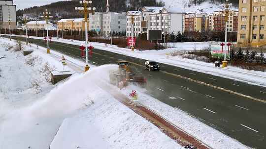 航拍清雪车除雪241207- 1