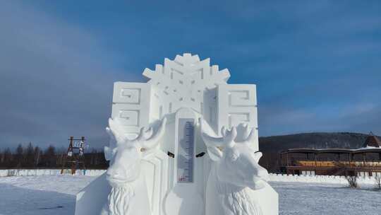 内蒙古敖鲁古雅驯鹿元素精美雪雕