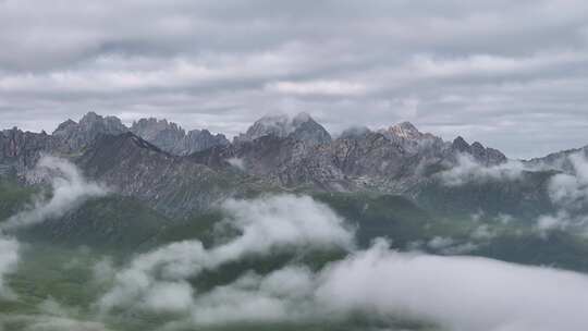 经典横飞年保玉则云海黑山峰