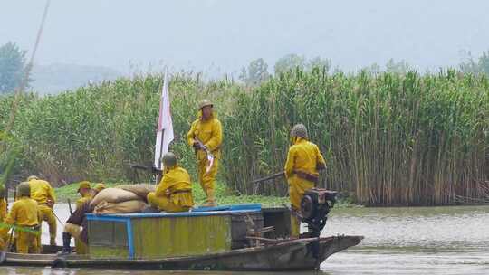 日本兵军队乘船前进在湖面上5视频素材模板下载