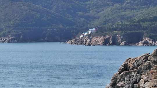 航拍威海市环翠区北环海路猫头山秋季风景