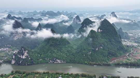 航拍烟雨漓江自然风光