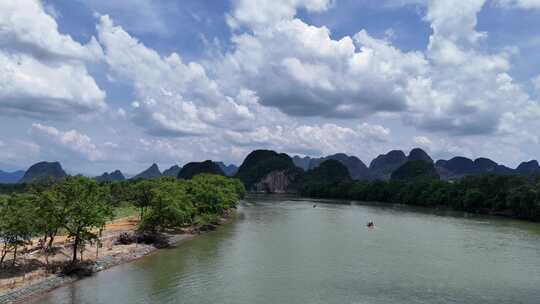 桂林夏季漓江风景区