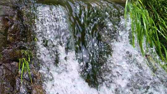 河边流水河流河水小溪山泉泉水流体液体水流