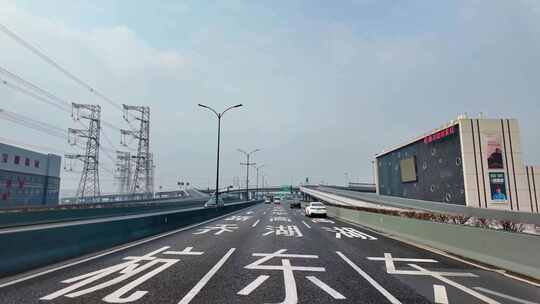 城市马路沿途风景开车第一视角道路公路素材