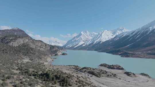 航拍西藏昌都然乌湖山水