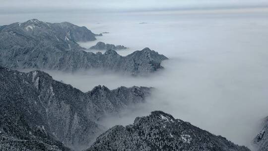 航拍湖北神农架风景区冬季雪山冰雪风光雪景