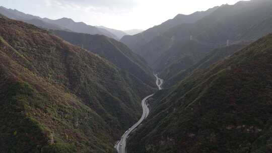 航拍秦岭盘山路