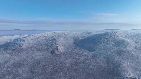 晨光中的林海雪原高山雾凇冻雾迷漫