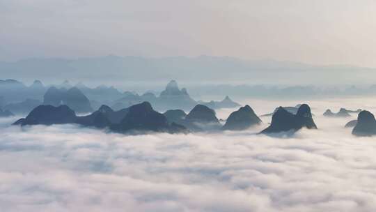 桂林山峰云海人间仙境