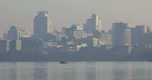 杭州西湖环湖风光西湖与城市建筑同框空镜