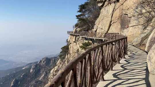 沂蒙山龟蒙景区，蒙山之巅俯瞰云海