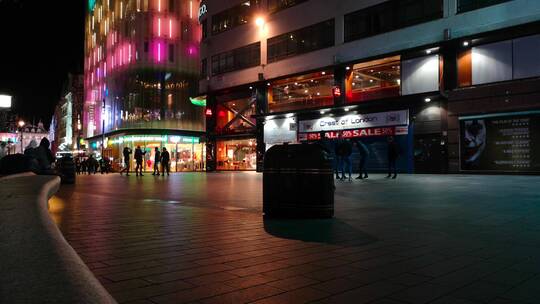 城市广场的夜景